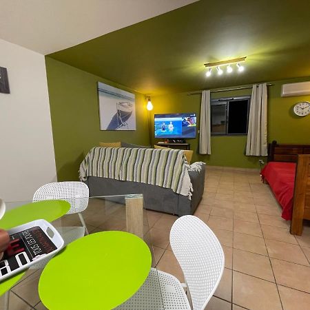 Immense Studio 51 Jusqu'A 4 Personnes Avec Vue Mer Saint-Denis Exterior photo