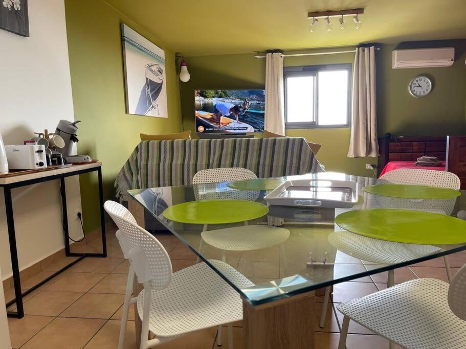 Immense Studio 51 Jusqu'A 4 Personnes Avec Vue Mer Saint-Denis Exterior photo