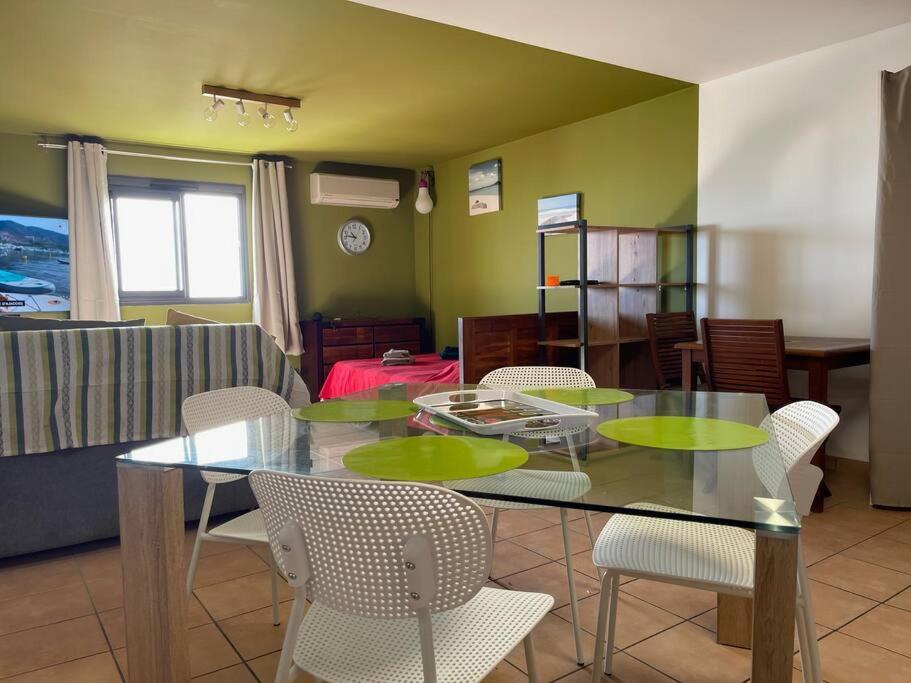 Immense Studio 51 Jusqu'A 4 Personnes Avec Vue Mer Saint-Denis Exterior photo