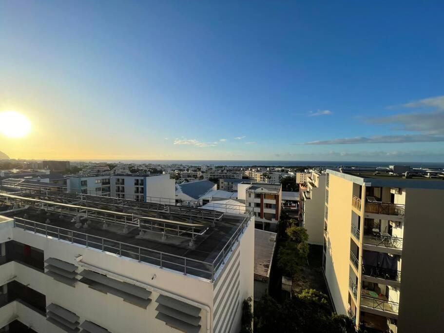 Immense Studio 51 Jusqu'A 4 Personnes Avec Vue Mer Saint-Denis Exterior photo